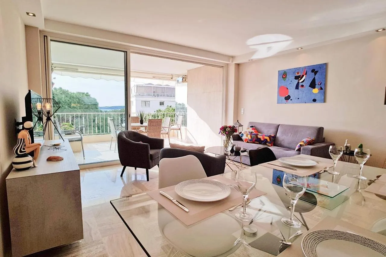 4-Room Apartment With Terrace & Sea View 5-Minute Walk To The Beach Cannes