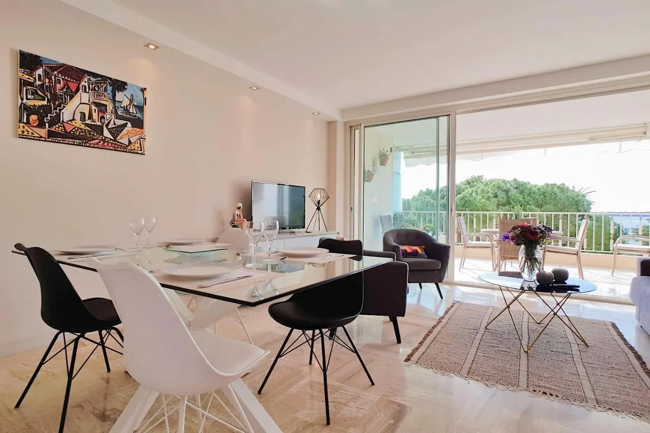 4-Room Apartment With Terrace & Sea View 5-Minute Walk To The Beach Cannes France