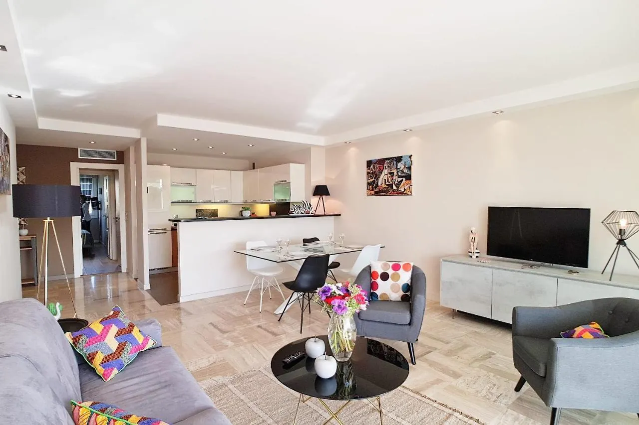 4-Room Apartment With Terrace & Sea View 5-Minute Walk To The Beach Cannes