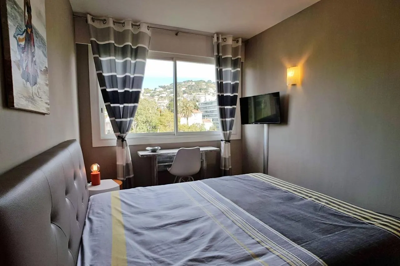 4-Room Apartment With Terrace & Sea View 5-Minute Walk To The Beach Cannes