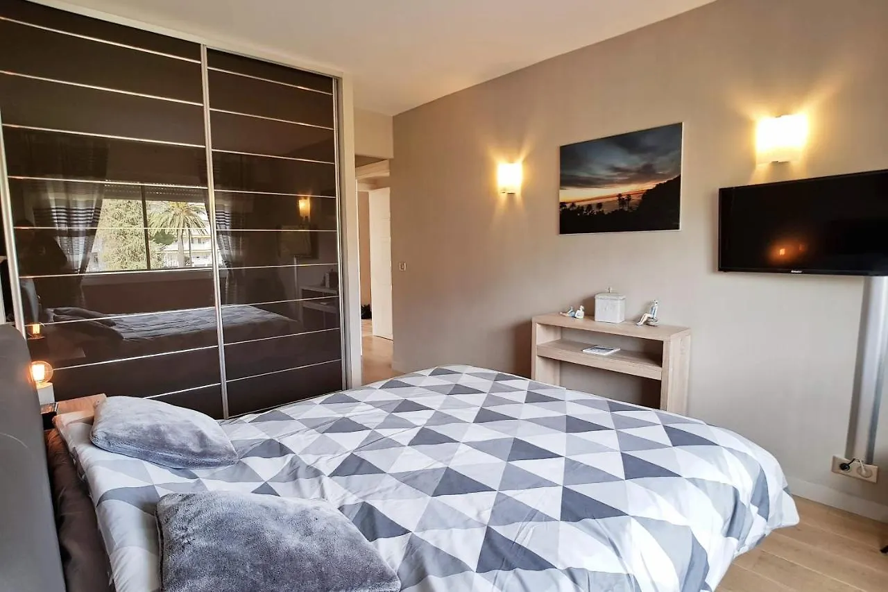 4-Room Apartment With Terrace & Sea View 5-Minute Walk To The Beach Cannes