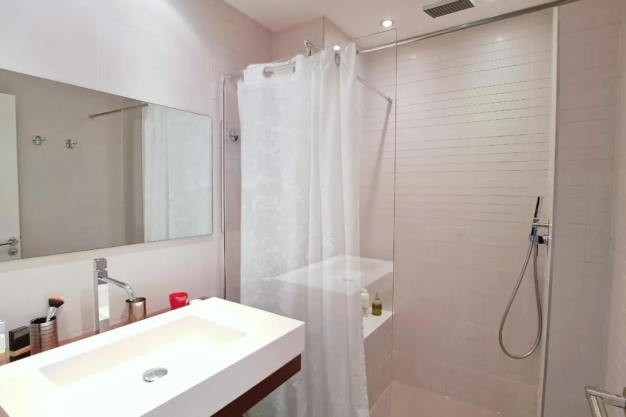 4-Room Apartment With Terrace & Sea View 5-Minute Walk To The Beach Cannes